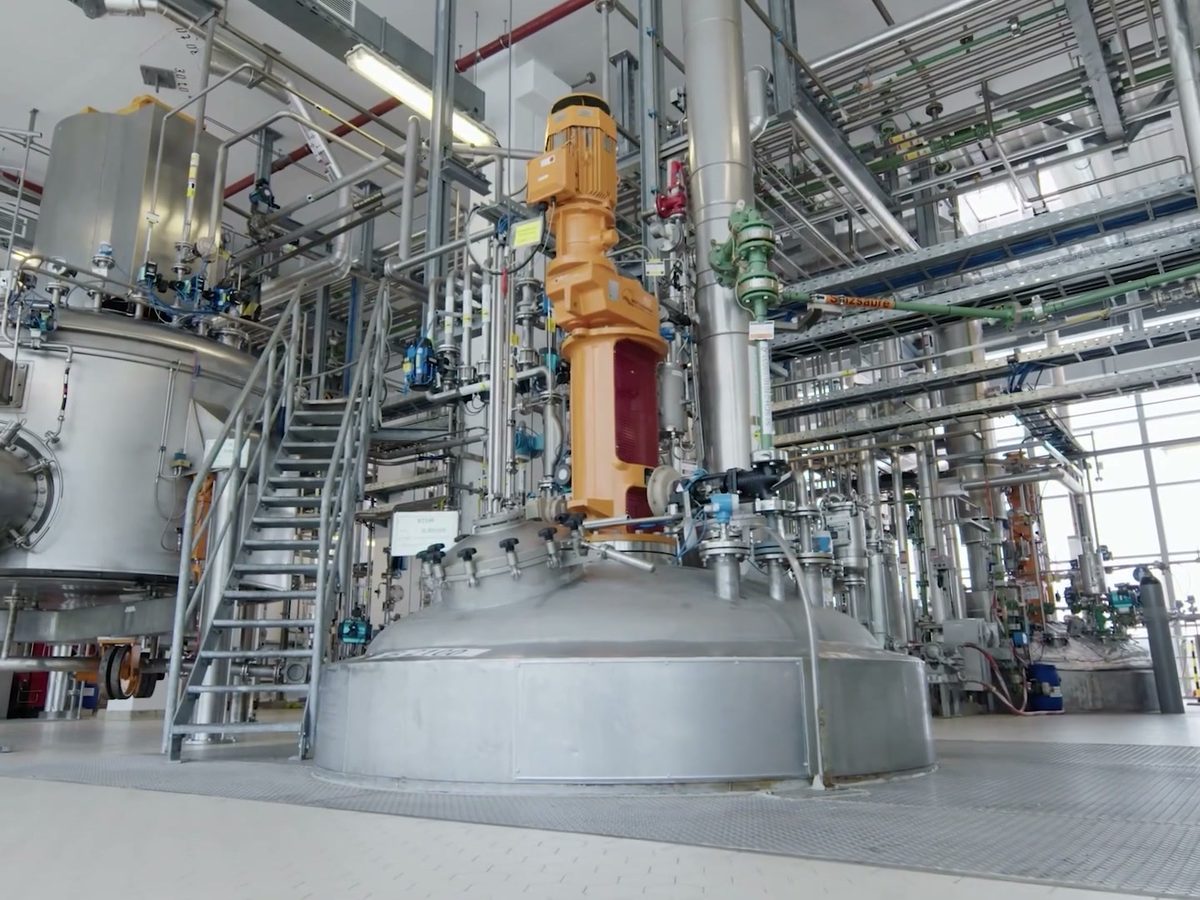 Creatine synthesis, process hall